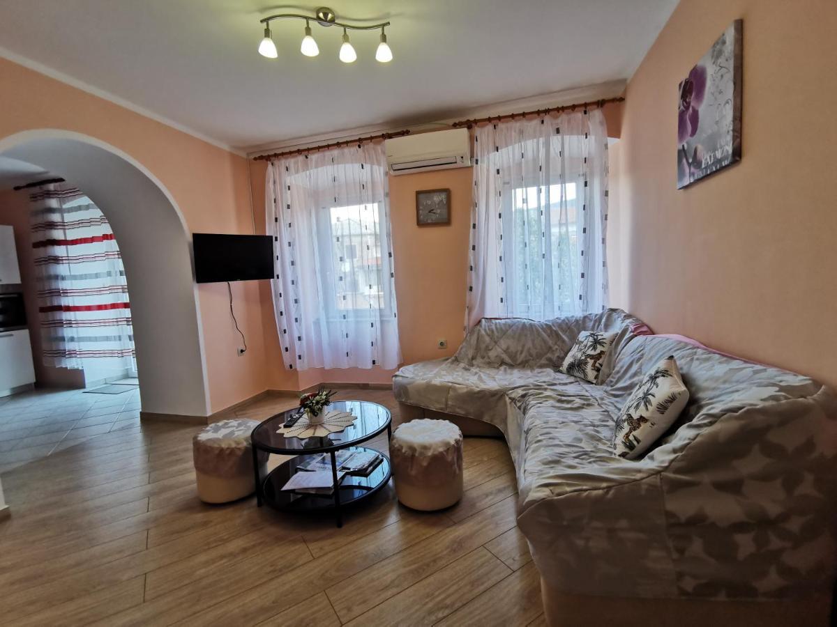 Apartman Pod Nehajem Apartment Senj  Exterior foto
