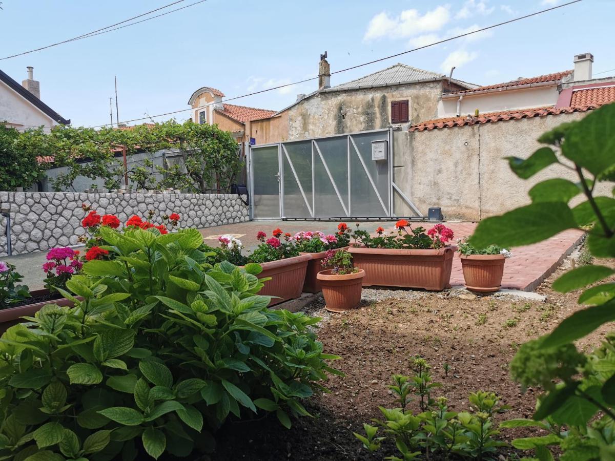 Apartman Pod Nehajem Apartment Senj  Exterior foto