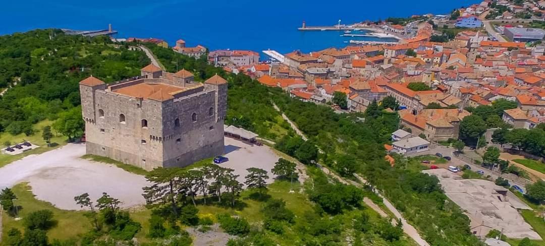 Apartman Pod Nehajem Apartment Senj  Exterior foto